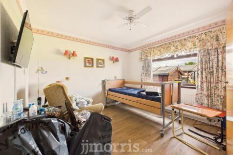 CAM05297G0-PR0067-STILL007.jpg
