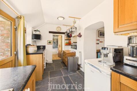 CAM05297G0-PR0079-STILL016.jpg