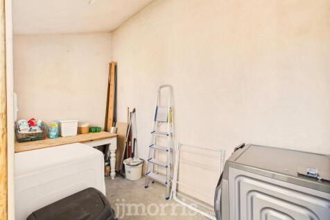CAM05297G0-PR0081-STILL025.jpg