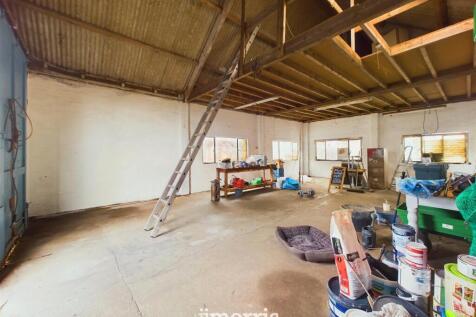 Garage/Workshop