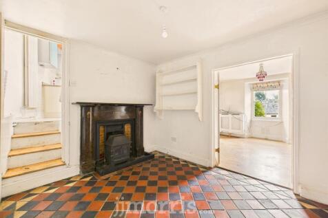 CAM05297G0-PR0093-STILL013.jpg