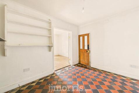 CAM05297G0-PR0093-STILL014.jpg