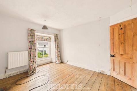 CAM05297G0-PR0093-STILL023.jpg