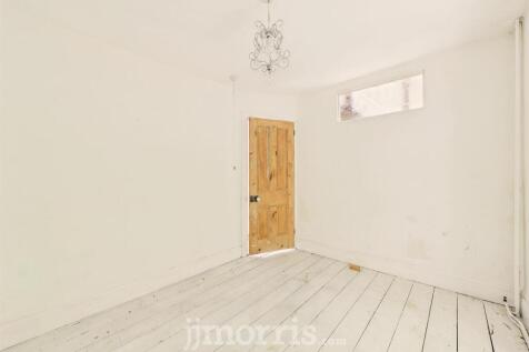 CAM05297G0-PR0093-STILL027.jpg
