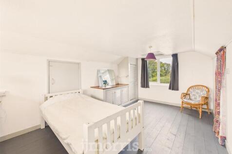 Loft Room/Bedroom Five