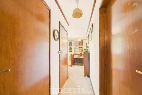 CAM02122G0-PR0332-STILL037.jpg