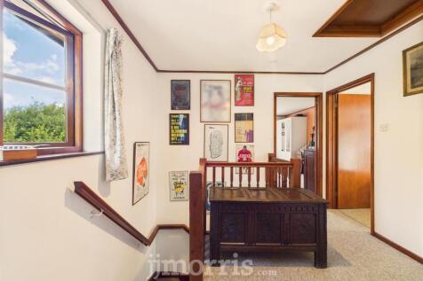 CAM02122G0-PR0332-STILL039.jpg