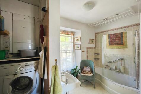 Utility/Bathroom