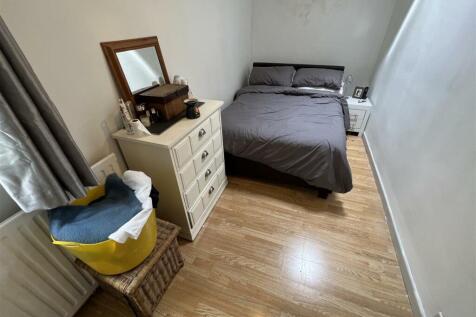 Bedroom 2 (Rear)