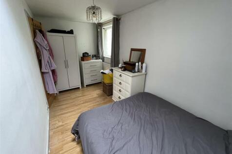 Bedroom 2 (Rear)