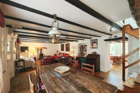 Sitting/Dining Room