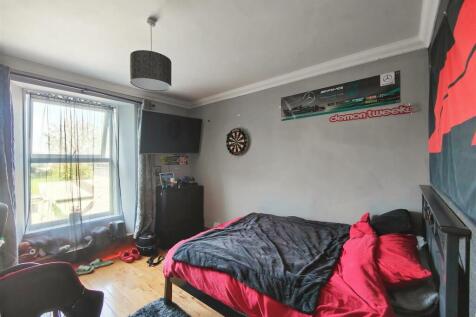 Bedroom 2 (Rear)
