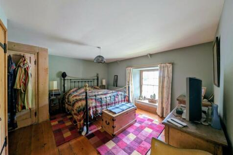 Bedroom 1 (Front)