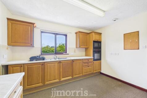 CAM02122G0-PR0303-STILL014.jpg