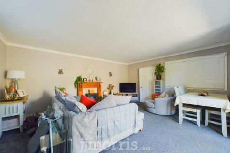 CAM02122G0-PR0144-STILL023.jpg