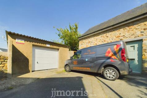 Garage/Workshop