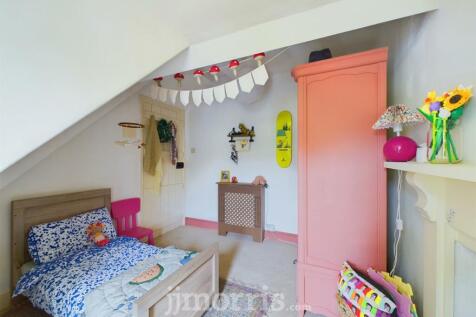 CAM02122G0-PR0152-STILL009.jpg