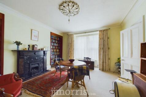 CAM02122G0-PR0164-STILL007.jpg