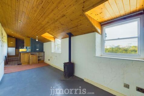 Open Plan Living Room/Kitchen