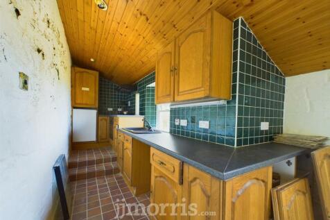 Kitchen Area (split level)