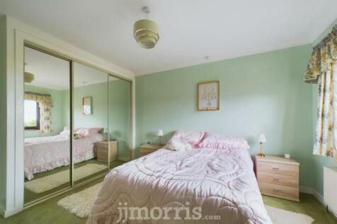 CAM02122G0-PR0163-STILL034.jpg