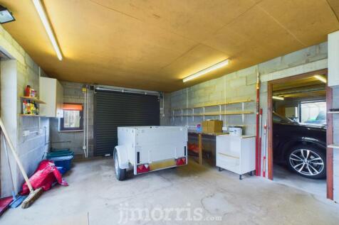 CAM02122G0-PR0163-STILL044.jpg