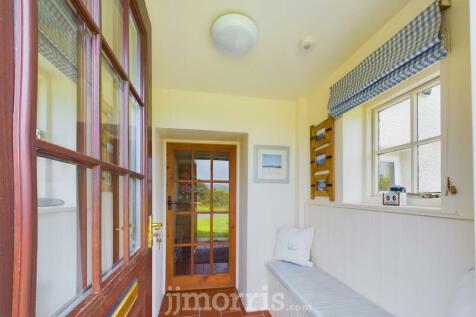 CAM02122G0-PR0168-STILL015.jpg