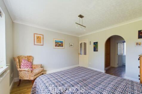 CAM02122G0-PR0177-STILL026.jpg
