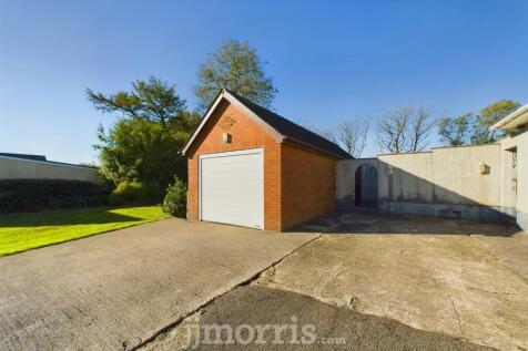 Detached Garage