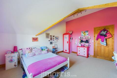 CAM02122G0-PR0180-STILL048.jpg