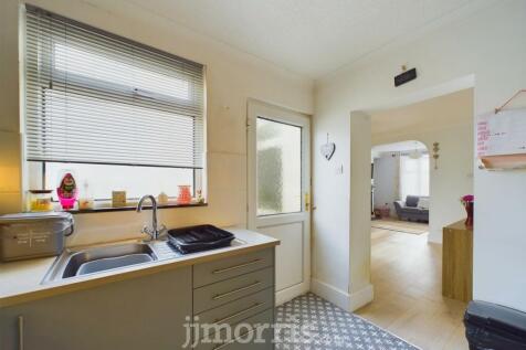 CAM02122G0-PR0184-STILL012.jpg