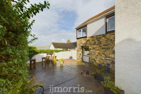 CAM02122G0-PR0178-STILL039.jpg
