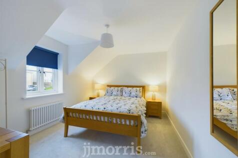 Bedroom 1  (front)