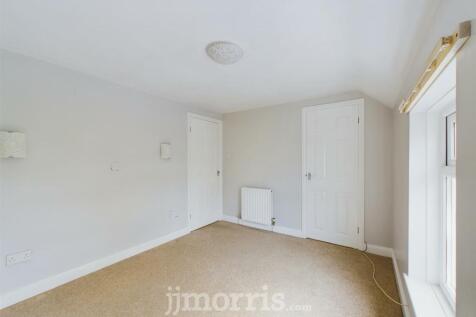 CAM02122G0-PR0189-STILL026.jpg