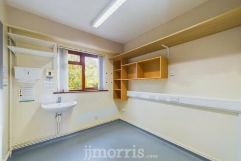 Nurses Room/Office