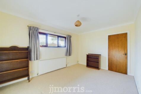 CAM02122G0-PR0193-STILL044.jpg