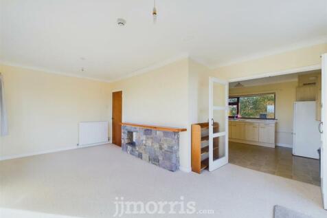 CAM02122G0-PR0193-STILL049.jpg