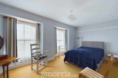 Bedroom 1  (front)