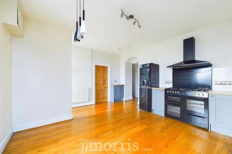 CAM02122G0-PR0209-STILL035.jpg