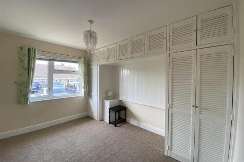 Bedroom 1 (Front)
