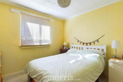 Bedroom 2 (Rear)