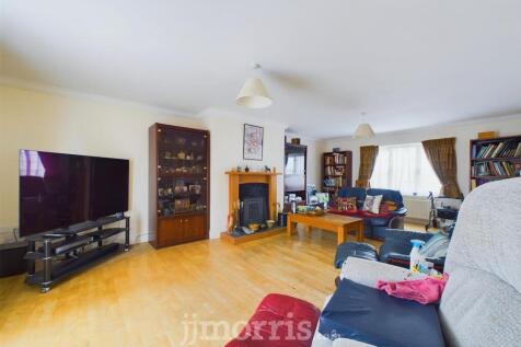 CAM02122G0-PR0182-STILL014.jpg