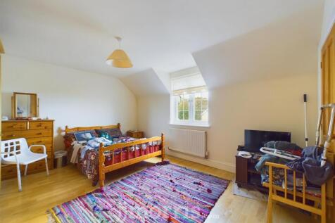 Bedroom 2 (Front)