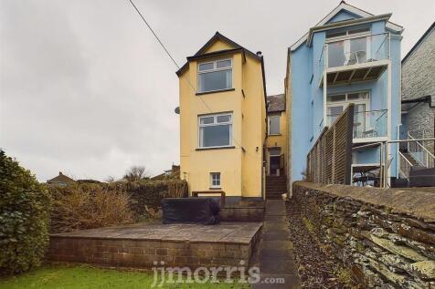 CAM02122G0-PR0236-STILL075.jpg