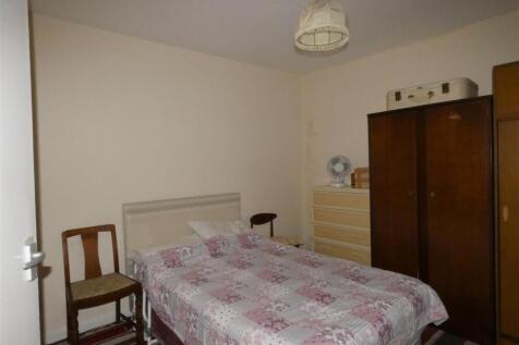 Bedroom 1 (Front)