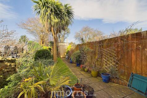CAM02122G0-PR0239-STILL024.jpg