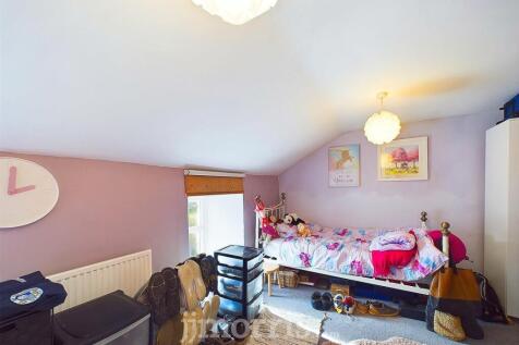 CAM02122G0-PR0239-STILL016.jpg