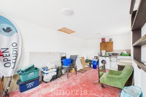 CAM02122G0-PR0267-STILL025.jpg