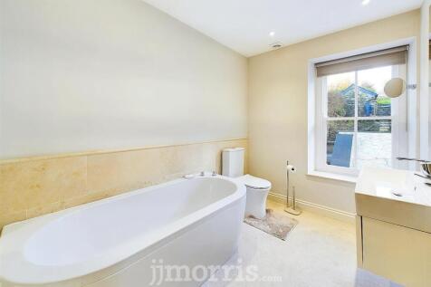 En Suite Bathroom
