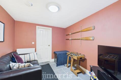 Games/Television Room/Snug